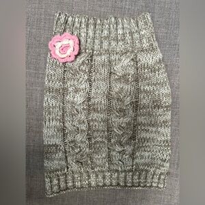 Gray Chambray Sweater Coat with Pink & White Flower Small
#0919095